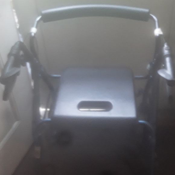 Old stool - Picture 2 of 4